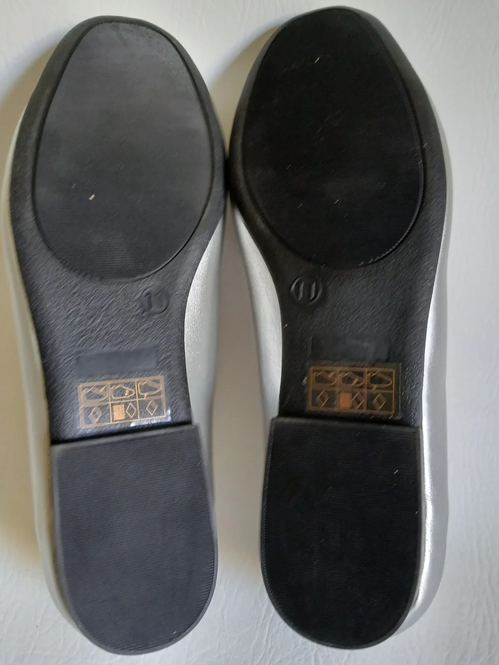 Journee Collection Silver Metallic Slip-On Loafers Sz11M